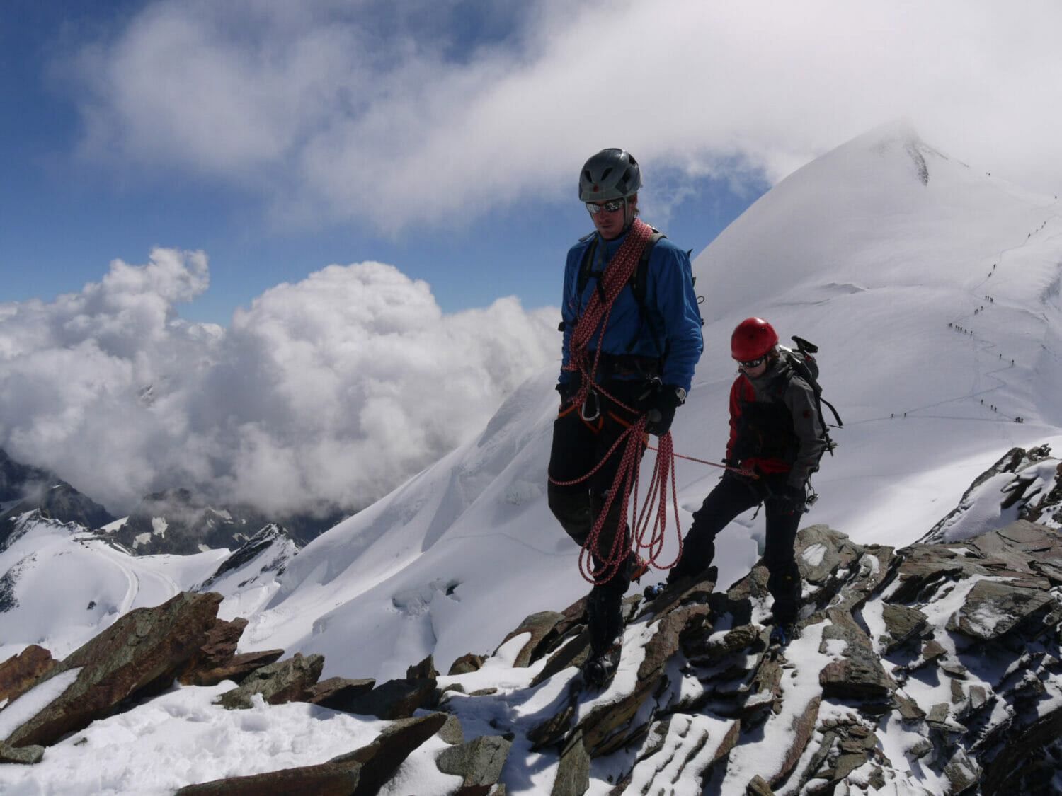 Bergführer Alex führt mich am kurzen Seil