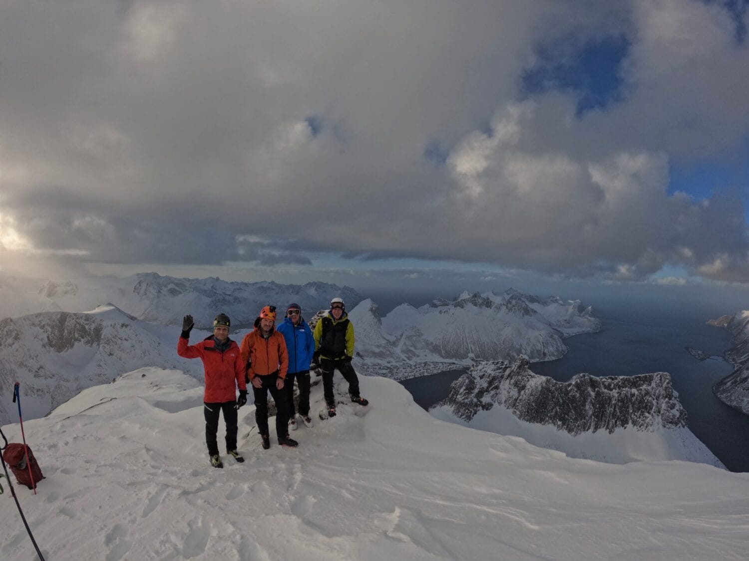 Markus, Martin, Hans und Hannes am Gipfel des Grytetippen. Foto F. Miller