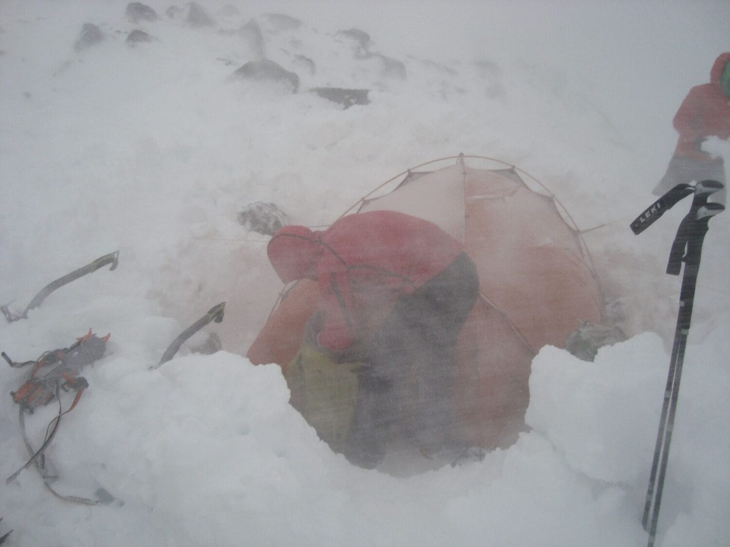 Für extreme Wetterbedingungen empfehlen sich geödätische Expeditionszelte. Foto F. Miller