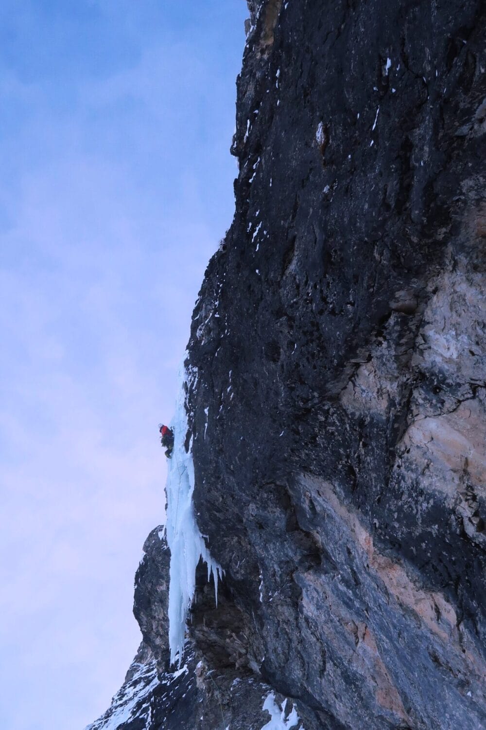 Die erste Seillänge ist gleich die schwerste der ganzen Route. Foto K. Schmidtner