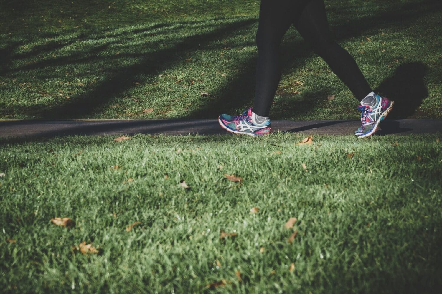 Füße eines Joggers