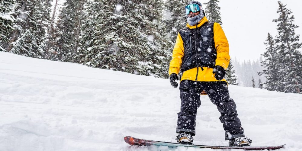 Mit der richtigen Ausrüstung macht das Snowboard richtig Spaß.